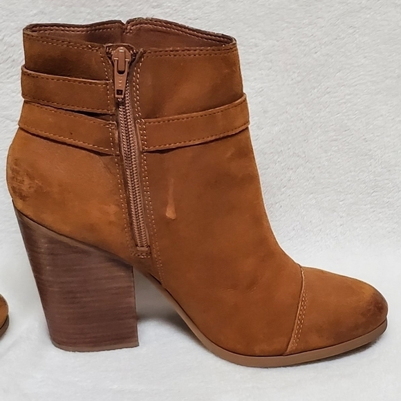 LUCKY Brand Lauren Caramel Suede Stacked Block Heel Buckle Strap Ankle Booties - Picture 10 of 16